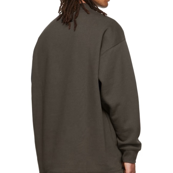 Fear of God Men’s Enssential Sweatshirt - Picture 2 of 9
